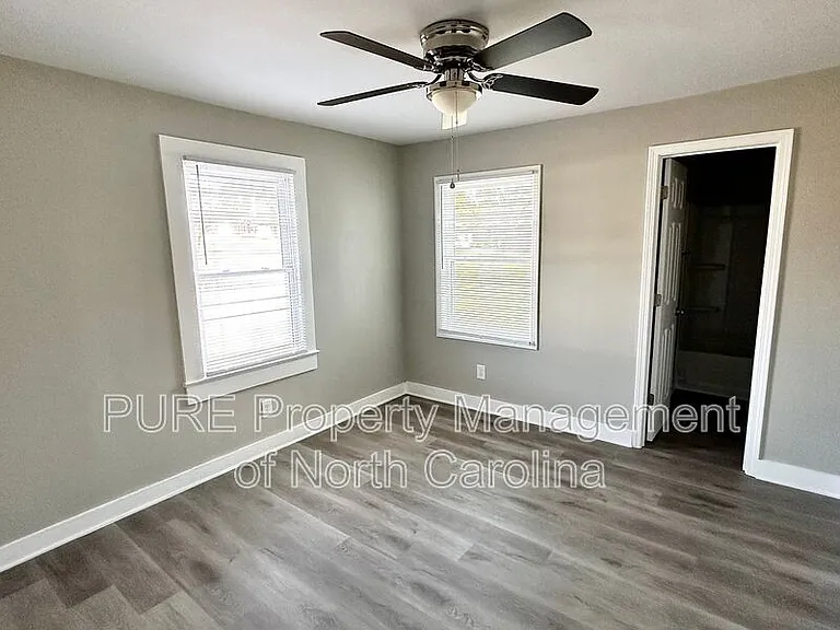 920 Holt St — Photo 10