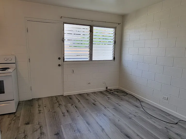 1046 Wong Ho Ln — Photo 5