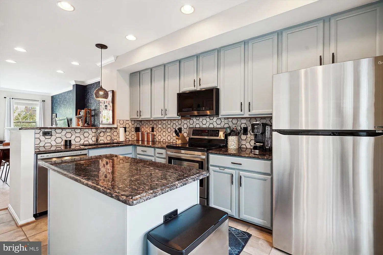 2 bed, 1548 sqft, $3,700 — Photo 3