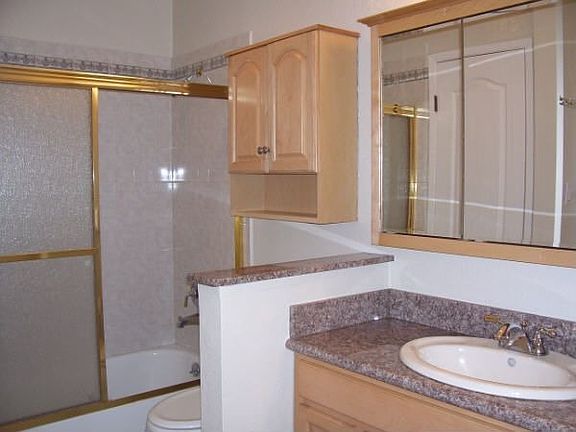 3rd image of 18 Villa Dr