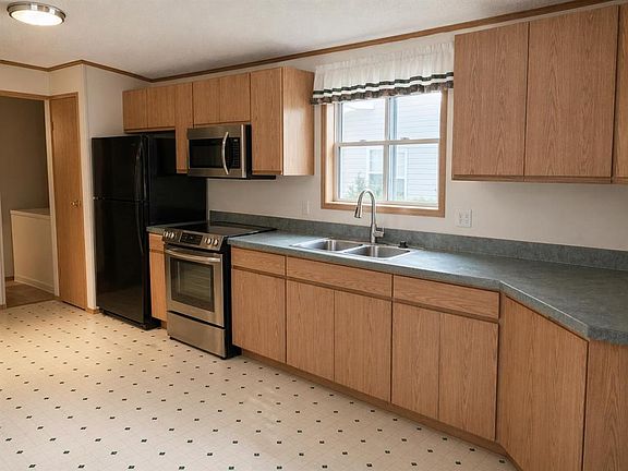 3rd image of 7 Doubletree Way