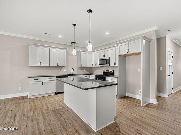 5th image of 713 Haig St Lot 15