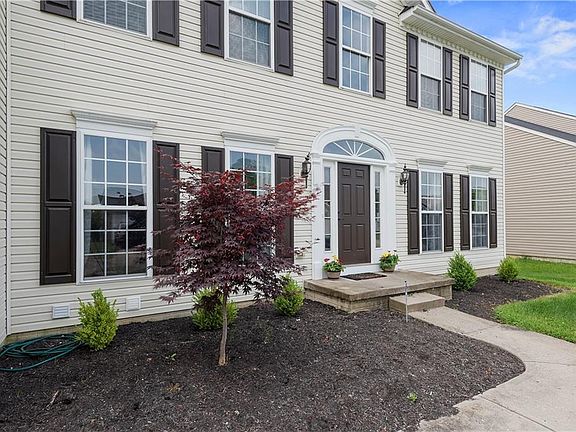 3rd image of 7364 Meadow Brooke Way