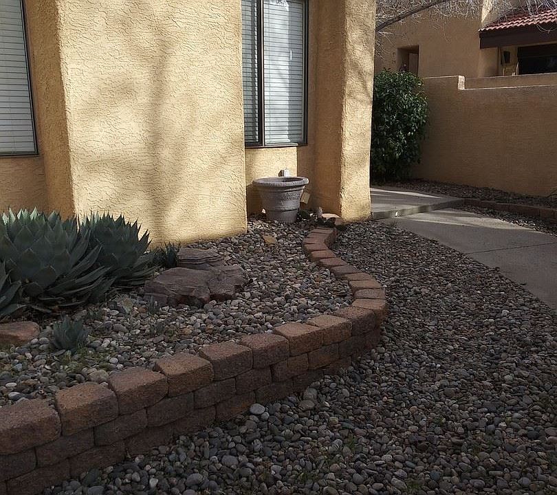 1st image of 10287 Las Casitas Ct NE