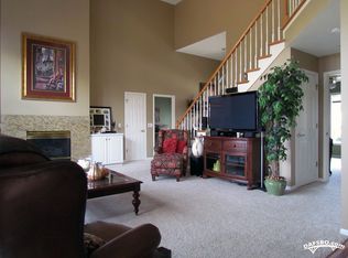 2445 Spruce Wood Dr, Dubuque, IA 52002