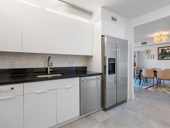4th image of 5750 Collins Ave APT 15E