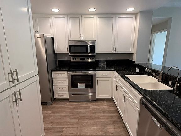 4th image of 2243 Martin APT 217