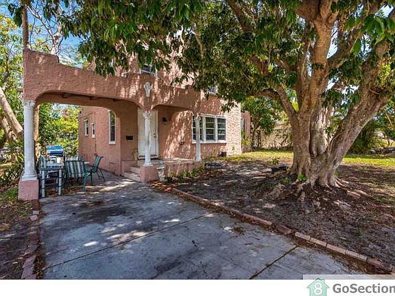 2nd image of 919 32nd St