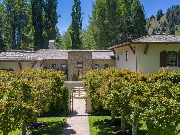5 Willow Rd, Sun Valley, ID 83353
