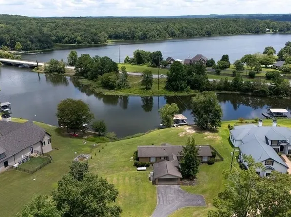 16584 Kathryn Lane Dr, Northport, AL 35475