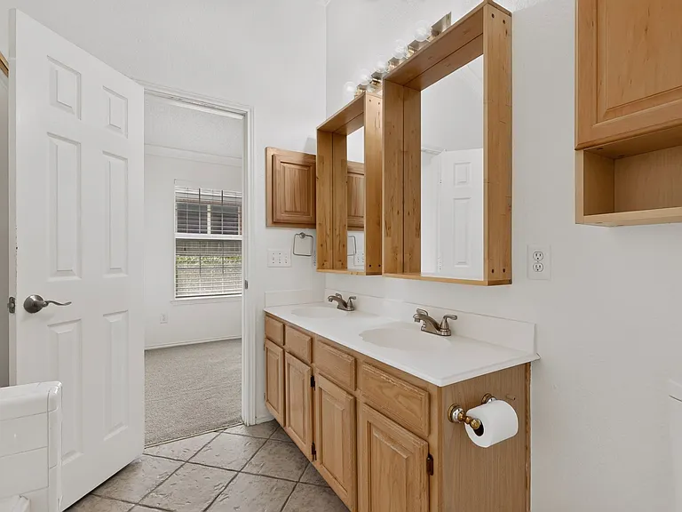 2312 London Dr — Photo 12
