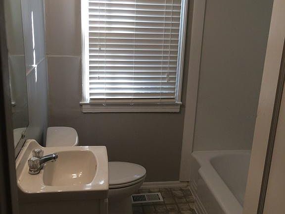 5th image of 406 25th St E