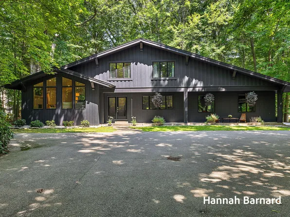 1526 Middlebrook Dr, Muskegon, MI 49441