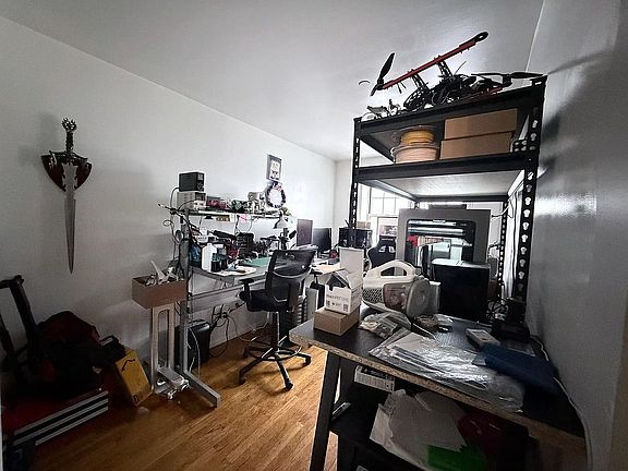 5th image of 755 40th St APT 3C