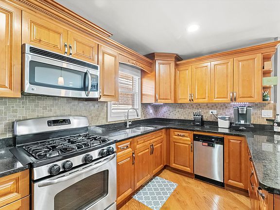 3rd image of 7538 S Lorel Ave