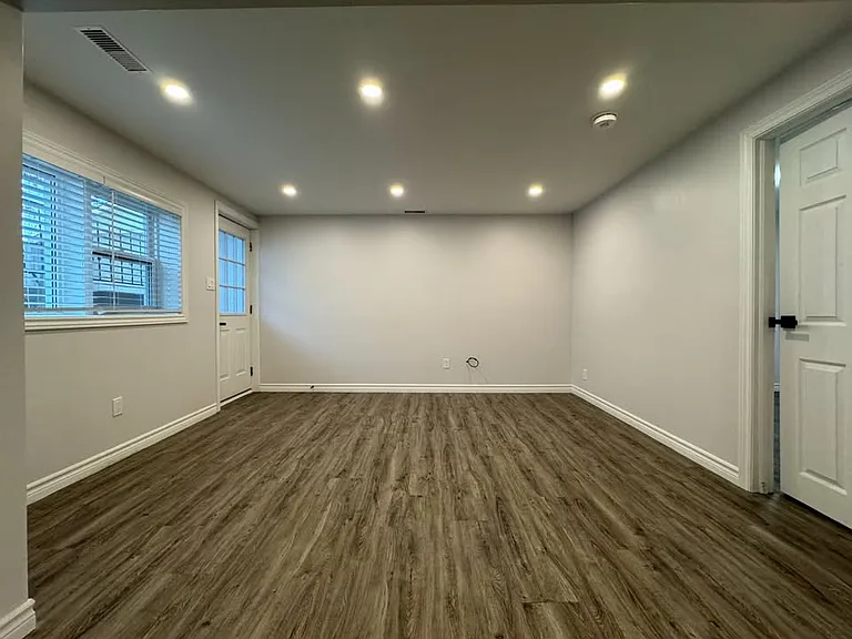 74 Peel St #BASEMENT — Photo 7