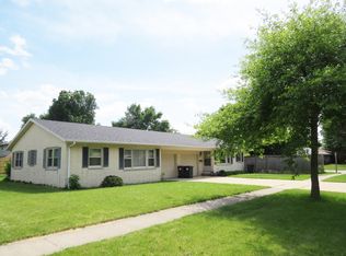 1401 E Mumford Dr, Urbana, IL