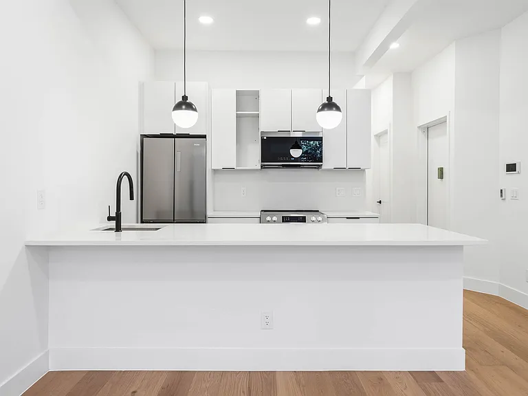 76 Carroll St #2 — Photo 3