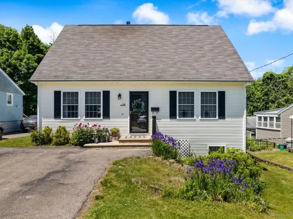 16 Thompson Street, Stonington, CT 06379