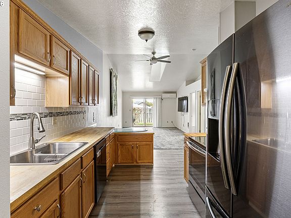2nd image of 702 Benjamin Ave