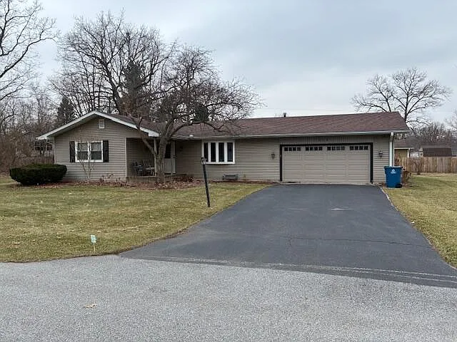 546 Gardenia St SE photo 1