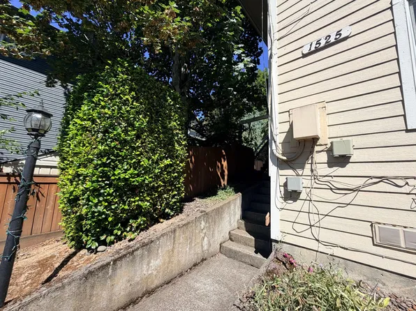 1525 SE Salmon St #1-5, Portland, OR 97214