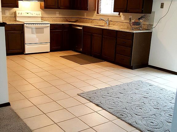 Kitchen and dinning room.