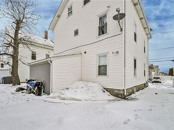 3rd image of 35 Laurel St
