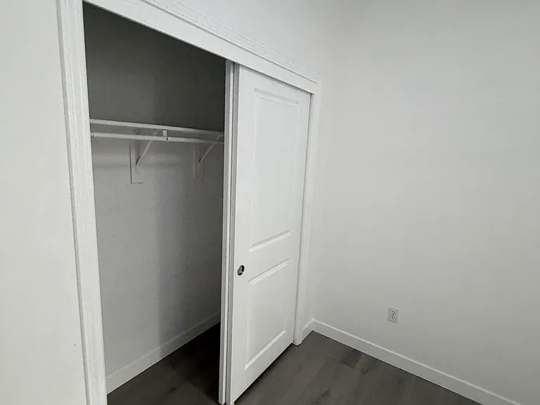109 Cropton Ct — Photo 39