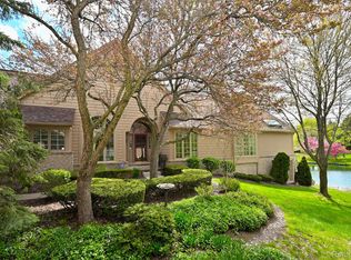 618 Deauville Ln, Bloomfield Hills, MI 48304