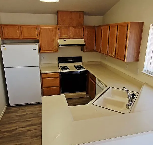 1656 Marinette Ct — Photo 3