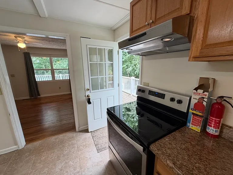 485 White Pine Dr — Photo 10