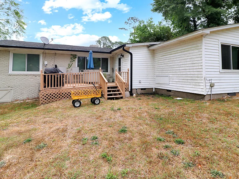 7015 Mirror Lake Rd — Photo 5