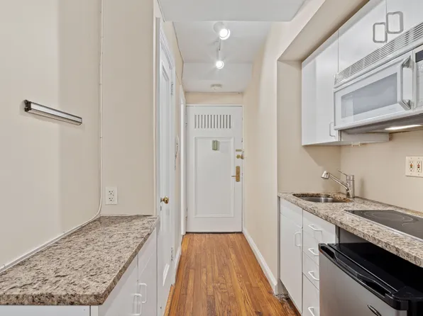 25 Tudor City Place image 1 of 8