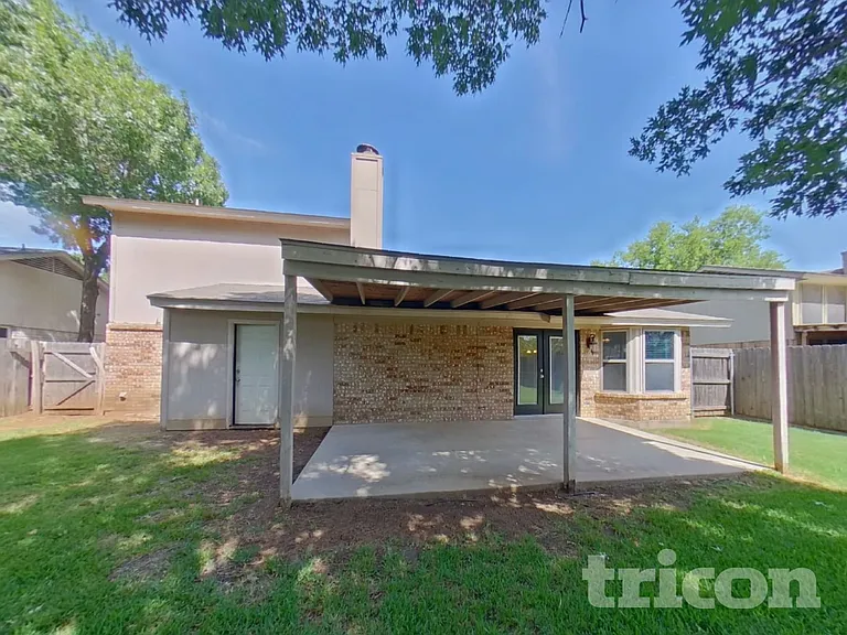 8033 Berrybrook Dr — Photo 15