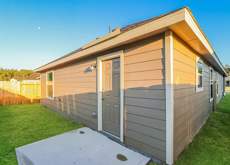 22332 Merlin St — Photo 5