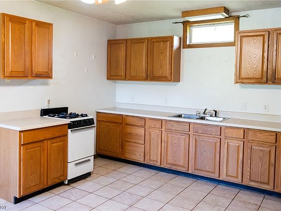 4th image of 2603 County Road 1075