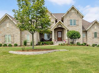 44W230 Scott Rd, Sugar Grove, IL 60554