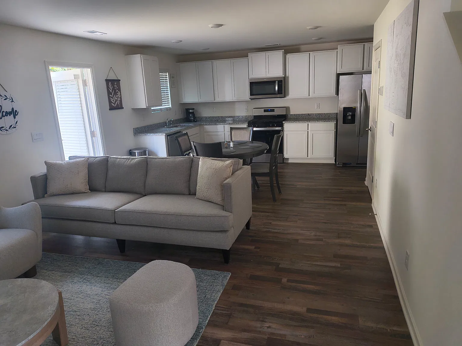 4 bed, 2.5 bath, 1613 sqft, $4,000 — Photo 4