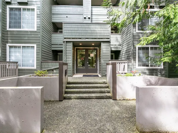 15433 Country Club Drive #F301, Mill Creek, WA 98012