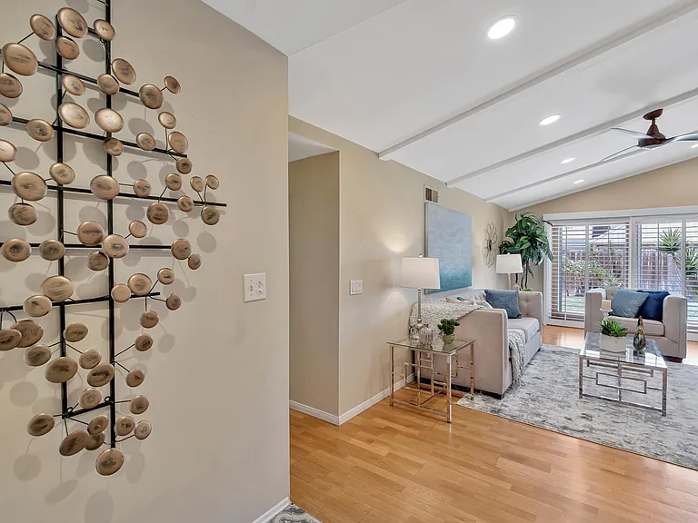 9131 Warfield Dr — Photo 11