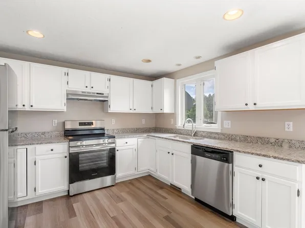 23-25 Fuller Ave, Attleboro, MA 02703