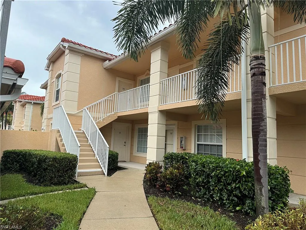 2 bed, 2.0 bath, 1216 sqft, $3,600 — Photo 3