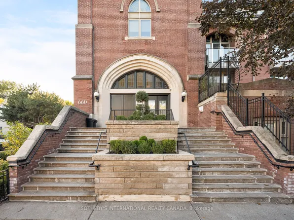 660 Pape Ave #102, Toronto, ON M4K 3S5
