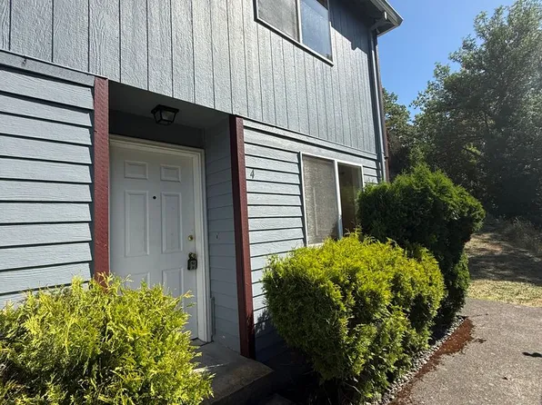222 N 12th, 222 N 12th St APT 4, Saint Helens, OR 97051