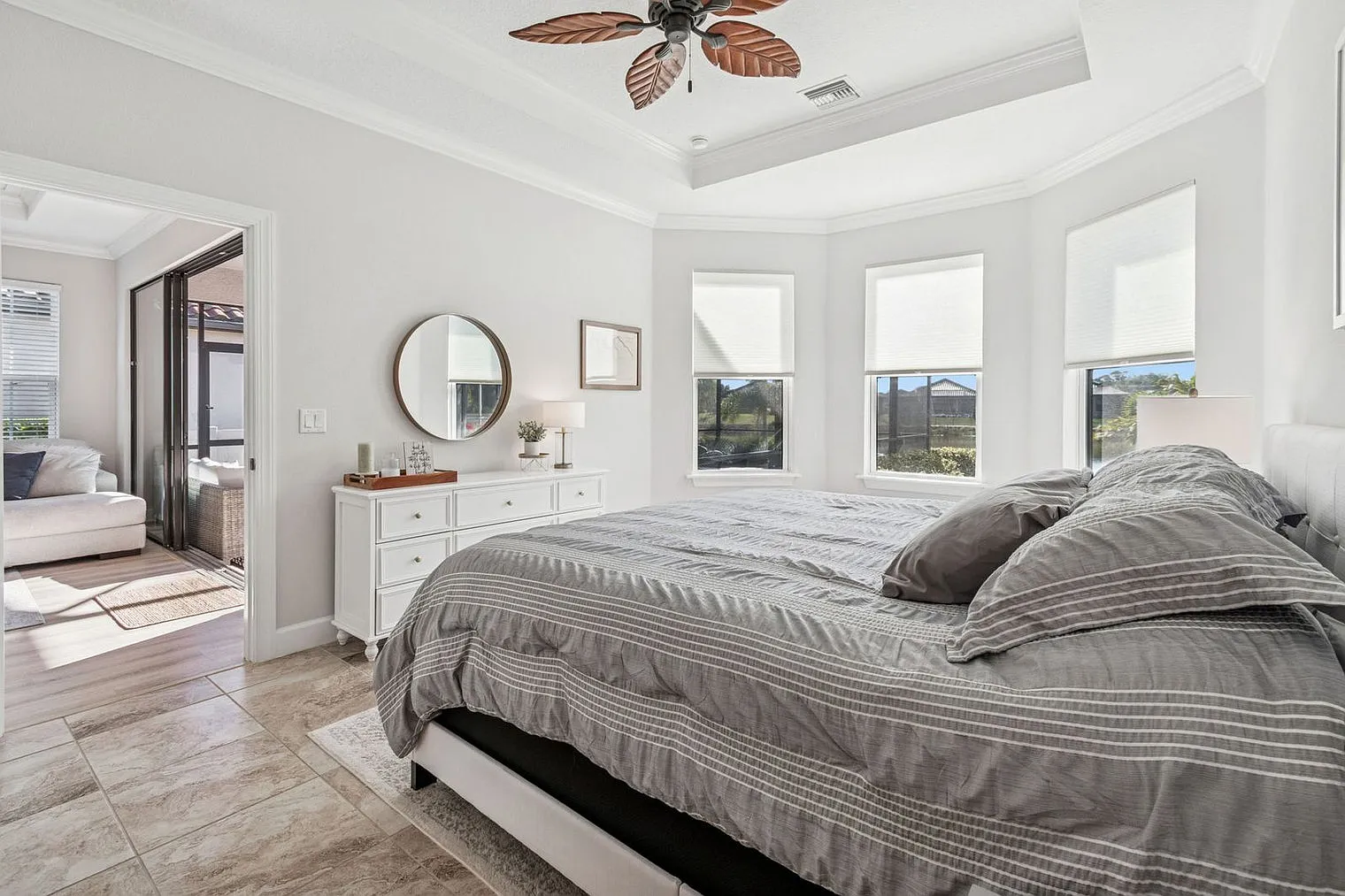 3 bed, 2.0 bath, 1679 sqft, $7,500 — Photo 4