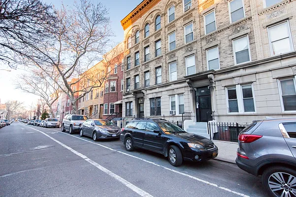 Rented by MNS | media 22