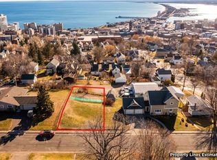 E 9th St, Duluth, MN 55805