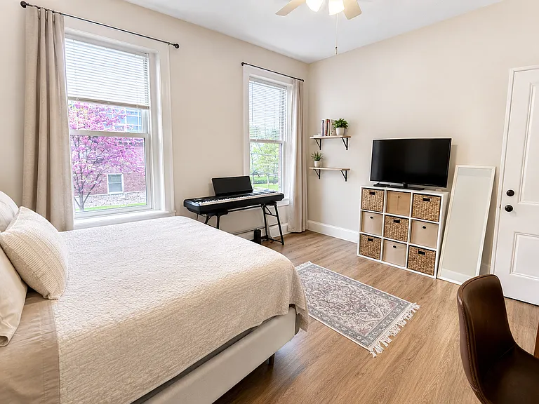 113 Windsor St #4 — Photo 13