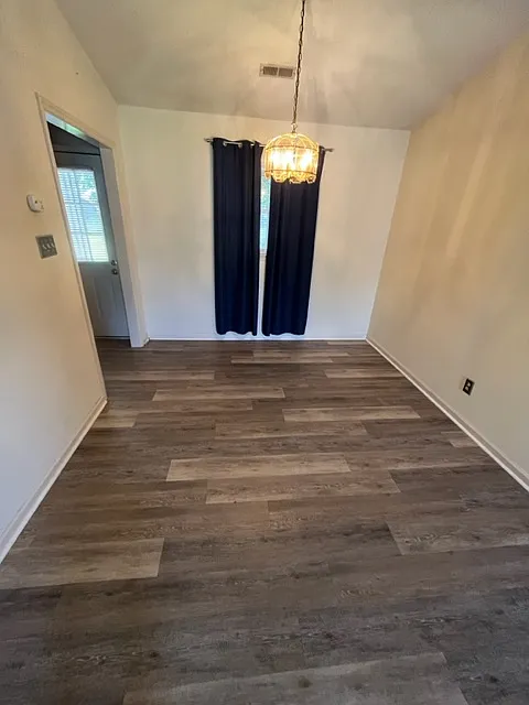 2 bed, $1,100 — Photo 4